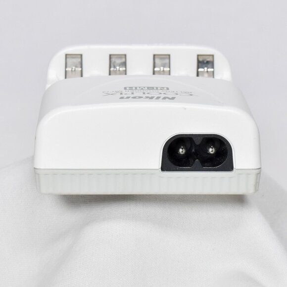 Nikon Mh-73 Ni-mh Battery Charger For Ni-mh Aa Rechargeable Batteries NEW - Picture 4 of 5